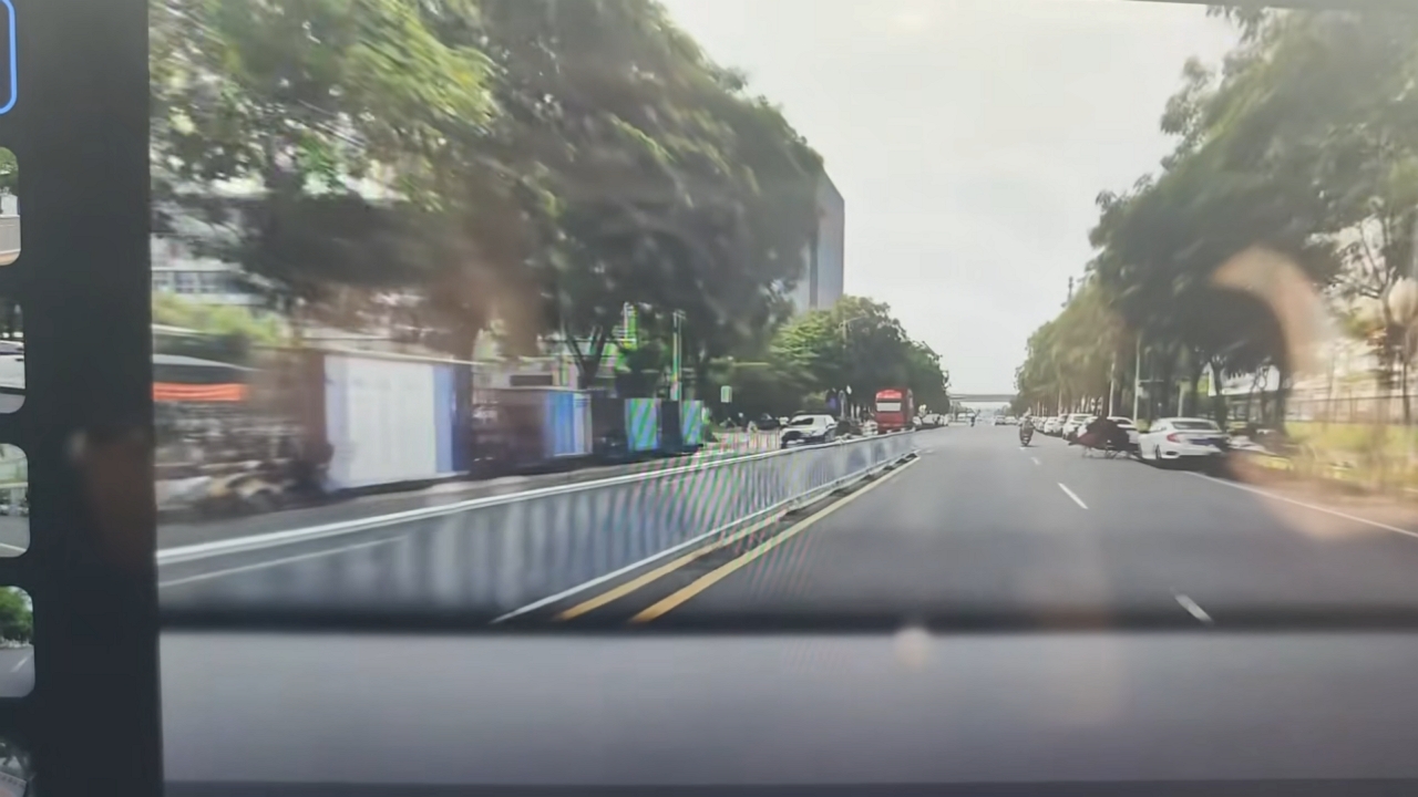 Video thumbnail for Bulls Block Road in Surprising Fujian Encounter