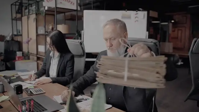 'Video thumbnail for Dell Latitude vs Inspiron: Choosing the Right Laptop for Business or Everyday Use'