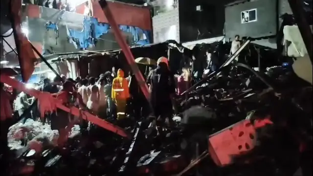 Video thumbnail for India: Six Killed After Part of Three-Storey Building Collapses in Mumbai's Mankhurd Amid Heavy Rains.