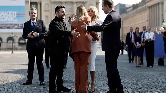 Video thumbnail for Zelenskyy joins Macron and European leaders in Paris for Bastille Day