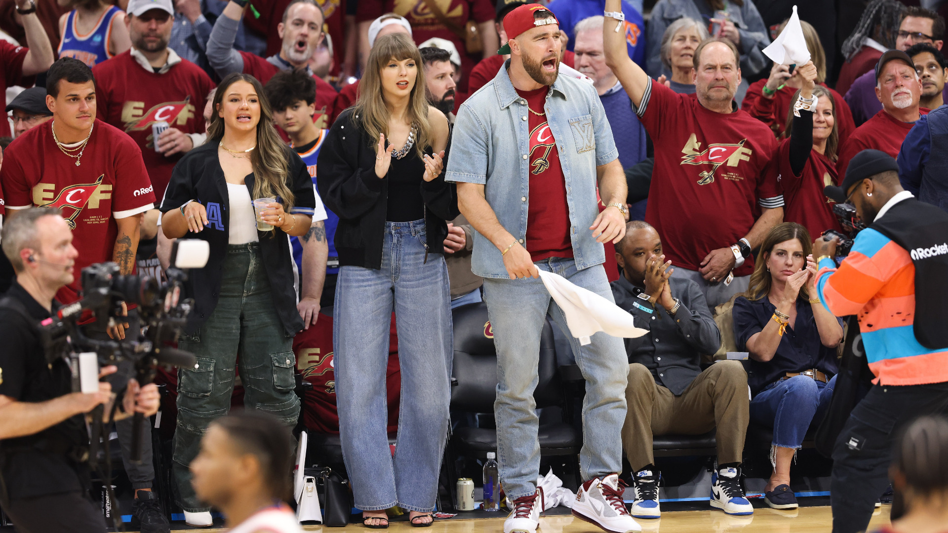Video thumbnail for Taylor Swift Caught Mixing Sports Allegiances at Game
