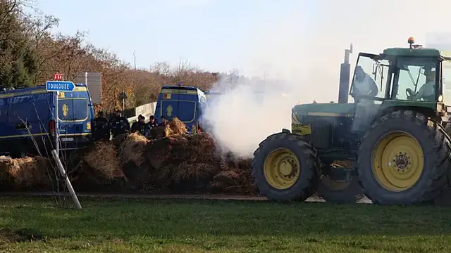 Video thumbnail for French farmers protest outside Macron’s  over EU-Mercosur deal