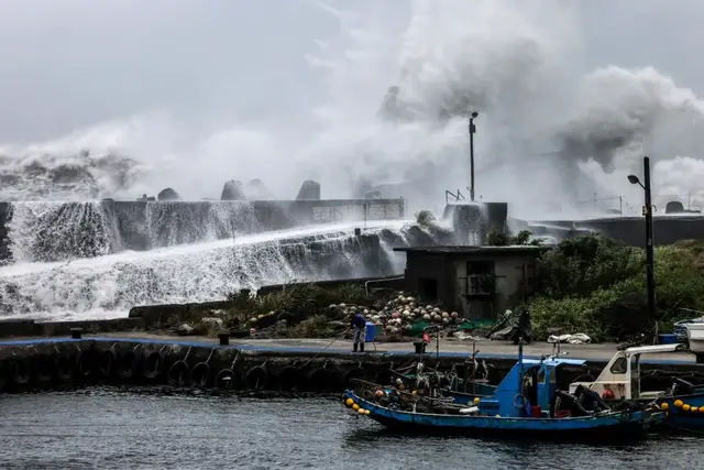 Video thumbnail for Typhoon Bavi: Largest storm in years heads for Japan, Taiwan, China