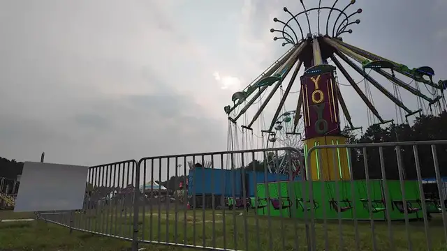 Video thumbnail for Hazy skies, busy fair: Wildfire smoke doesn't keep crowds away from Ocean County Fair