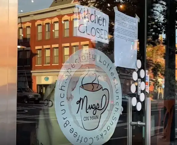 Video thumbnail for Popular Riverhead coffee shop closes its doors citing facility issues