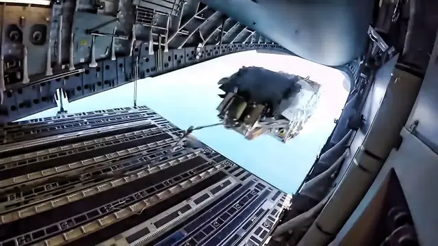 Video thumbnail for Special Warfare Combatant-craft Crewmen (SWCC) • Airdrop