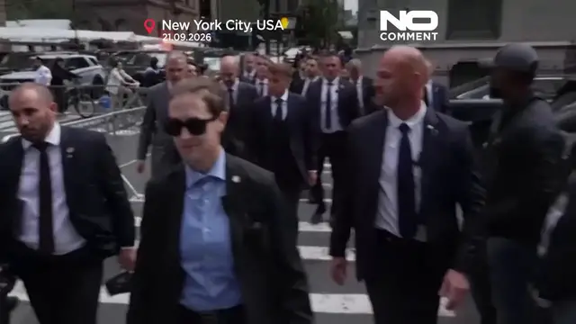 Video thumbnail for Macron walks through busy New York streets to Trump Tower