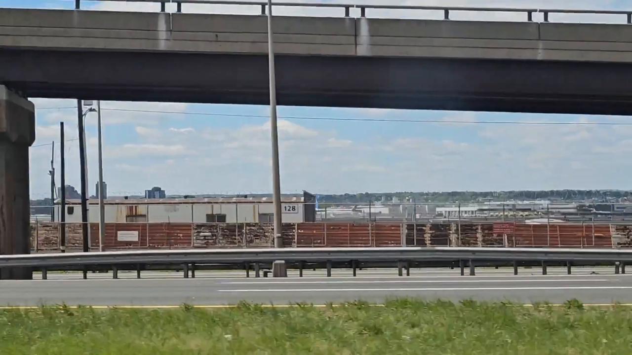 Video thumbnail for US: United Flight Hits Light Pole and Truck While Landing at Newark Airport.