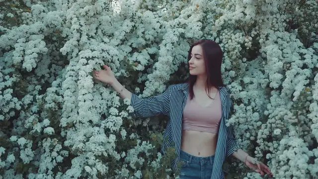 Video thumbnail for How To Plant Snowmound Spirea