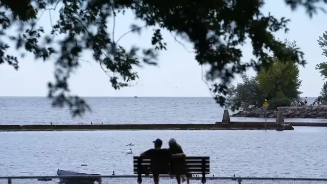 Video thumbnail for Canada: Apple renames Lake Ontario to ‘Lake America’ on US maps.
