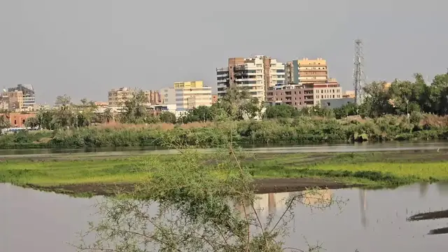 Video thumbnail for Sudan: Low water levels reveal islands and riverbed along Blue Nile in Sudan.