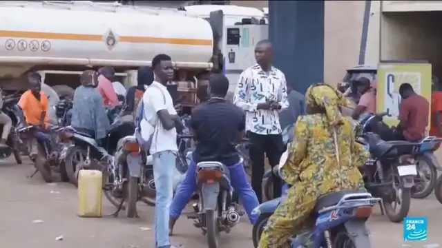 'Video thumbnail for Mali: Jihadists' fuel blockade paralyse Bamako'