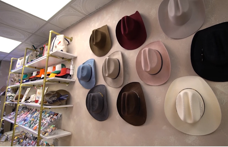 Video thumbnail for Road Trip Close To Home: Local boutique lets customers create custom hats bags and gifts