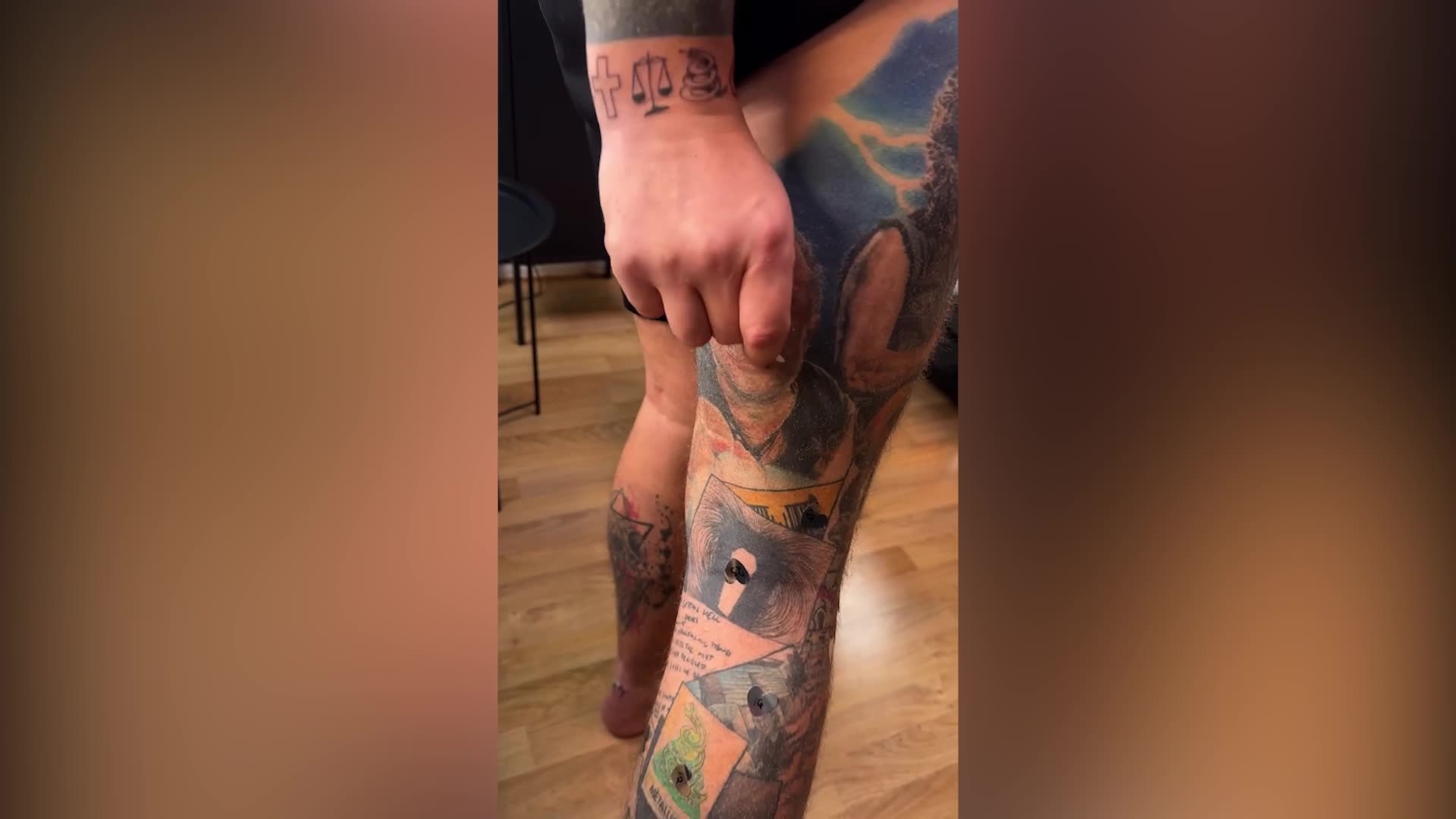 Video thumbnail for Most tattoos of the same band