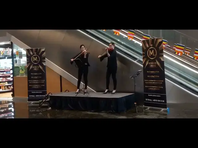 Video thumbnail for musicians linkage busking performance.