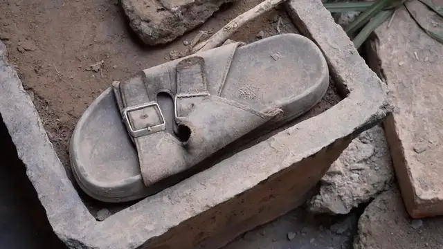 Video thumbnail for Pakistan: Grieving families, survivors question oversight after school roof collapse in Peshawar.