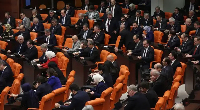 Video thumbnail for Turkiye approves pardon-like bill for thousands of PKK fighters