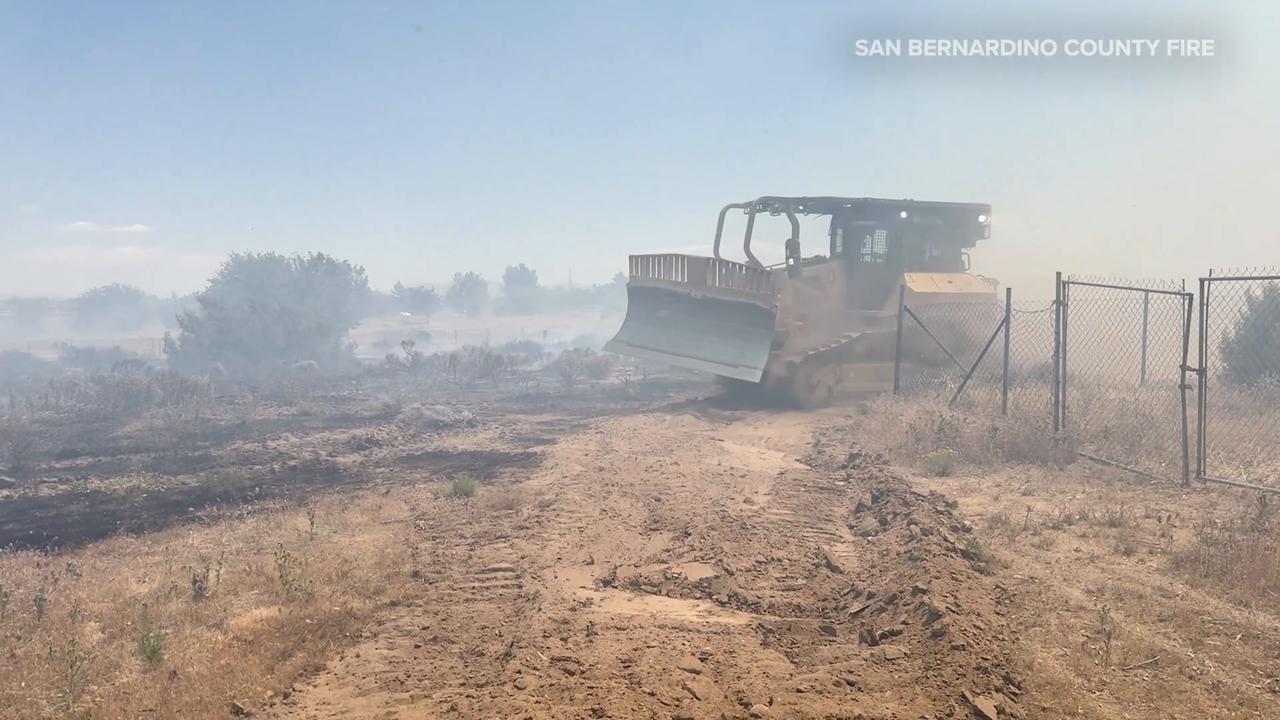 Video thumbnail for US: Crews contain Phelan vegetation fire, burn area reaches 18.6 acres.