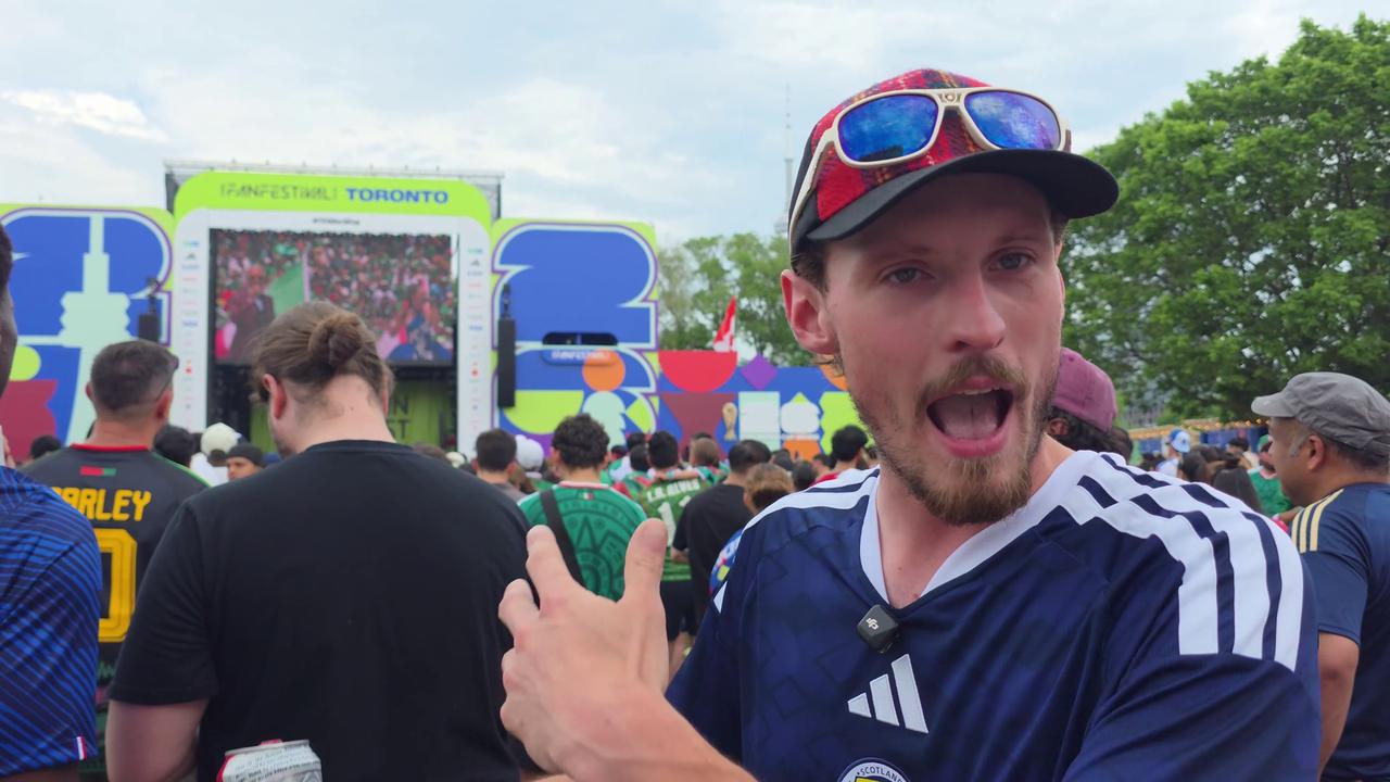 Video thumbnail for Canada: TORONTO FAN FESTIVAL.