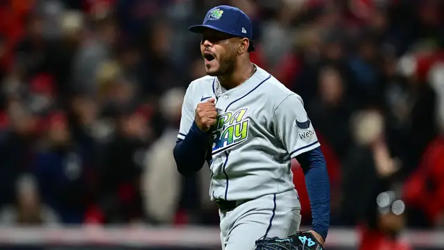 Video thumbnail for Rays vs. Guardians Game 6: Peralta Eyes World Series Berth