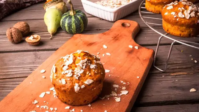 Video thumbnail for Pumpkin Muffin Recipe