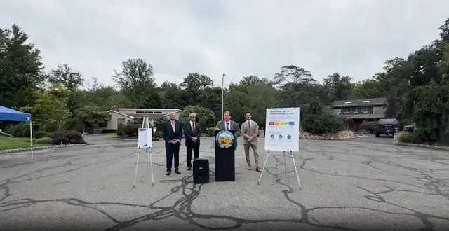 Video thumbnail for New road grading system introduced in Clarkstown as political tensions surface