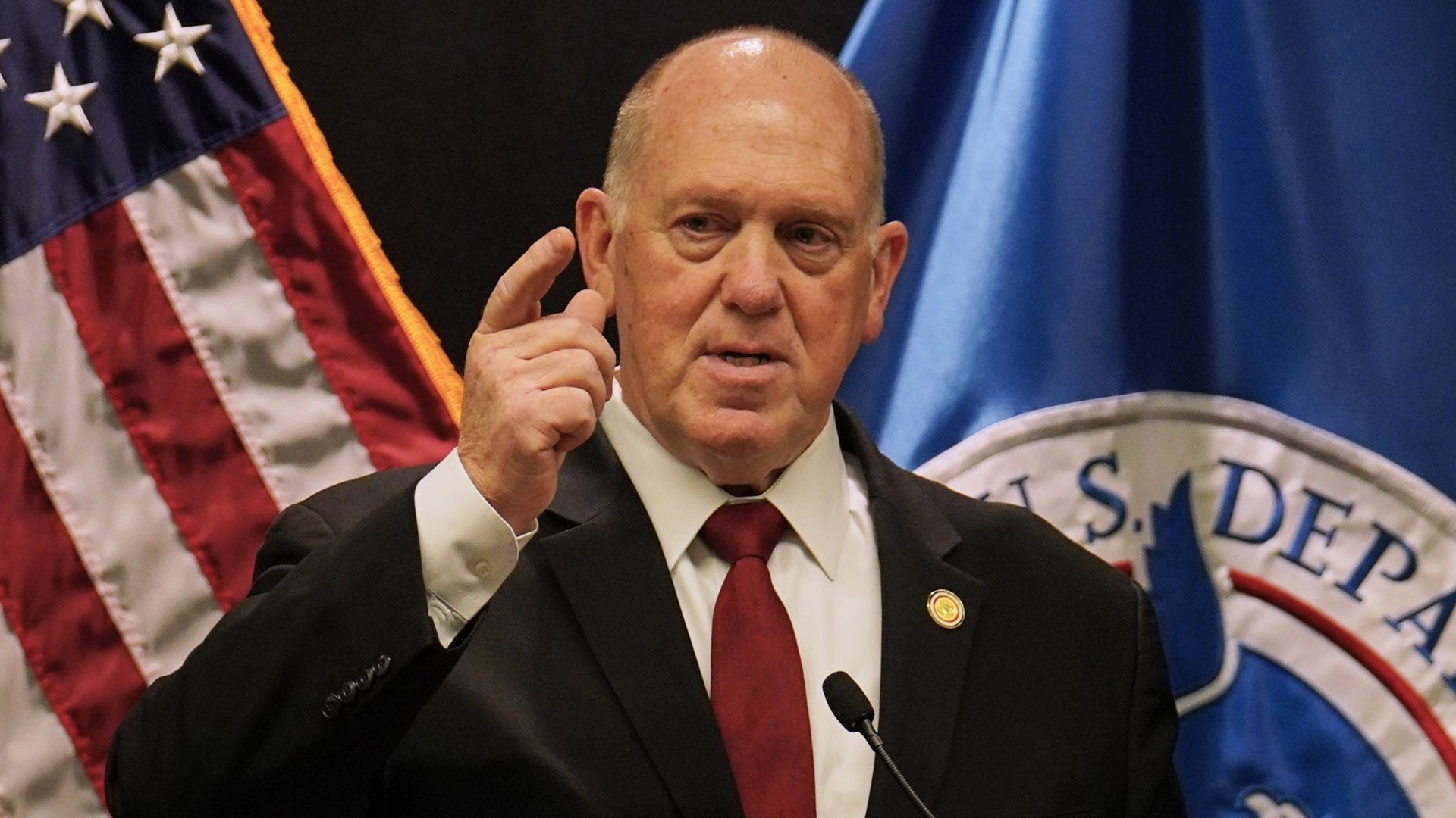 Video thumbnail for Trump's border czar Tom Homan announces end to the ICE surge in Minnesota