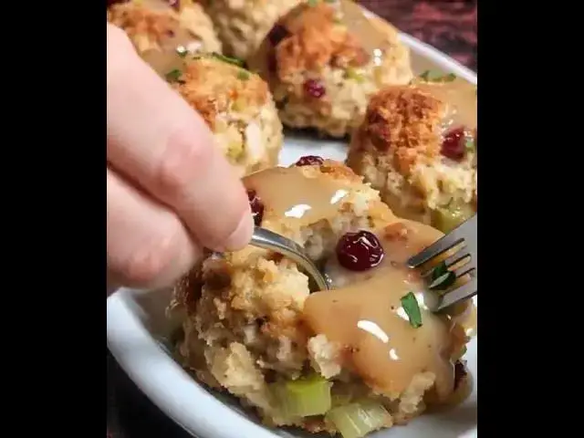 'Video thumbnail for Cranberry, Turkey, and Stuffing Balls Recipe'