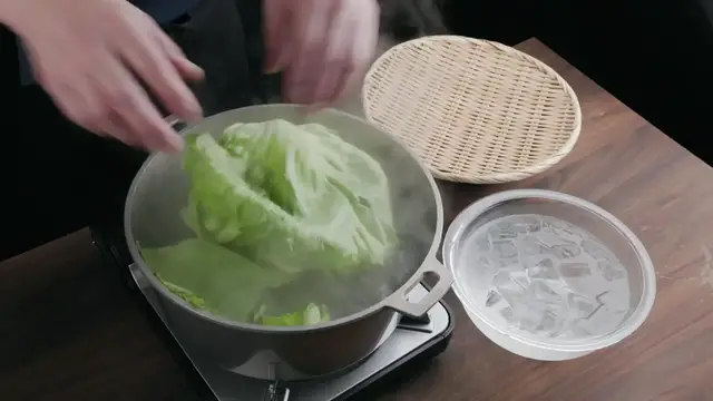 Video thumbnail for 3 Min Easy Lettuce Recipe  Boil for JUST 15 Secs   It Tastes DRAMATICALLY Better (720P HD)