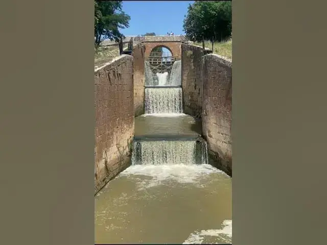 Video thumbnail for Canal de Castilla #Palencia #turismo #tourism #spain #shorts #traveldiaries #travel
