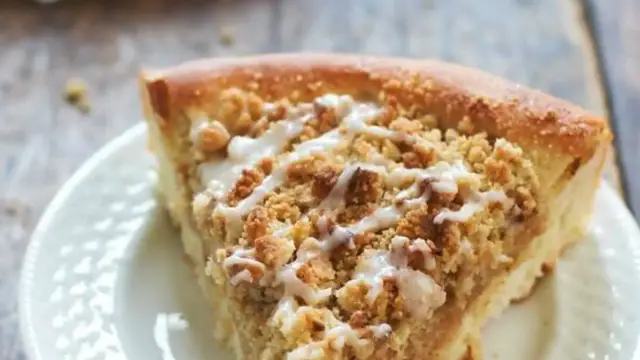Video thumbnail for Deep Dish Cinnamon Streusel Dessert Pizza recipe