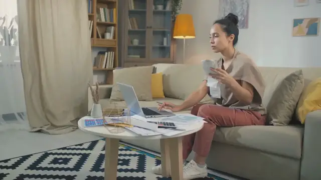 Video thumbnail for Top 5 Budgeting Mistakes to Avoid for Financial Stability in the U.S.