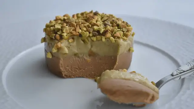 Video thumbnail for 5-Minute Cream Cheese Cake: Quick & Easy Dessert Recipe