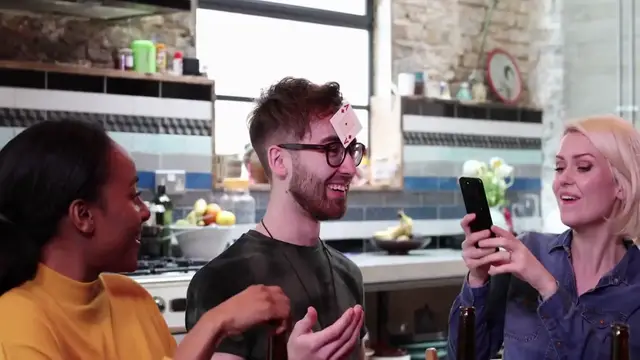 Video thumbnail for Marvel Snap: Quick Card Battles