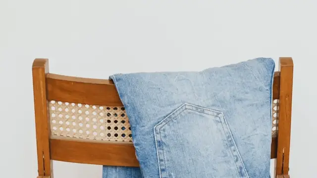 Video thumbnail for Stylish at 40: How to Dress Fabulously in Your Forties