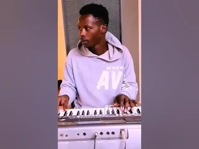 Video thumbnail for #umukunga#abanyamulenge igisirimba hamwe na pianist Chris KITABI