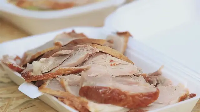 Video thumbnail for Peking Duck with Hoisin Sauce Recipe