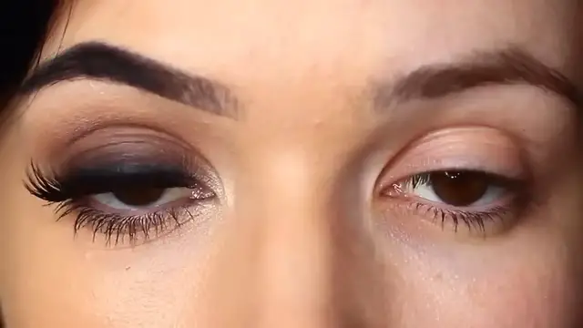 Video thumbnail for Beginners Smokey Eye Makeup Tutorial Parts of the Eye How To Apply Eyeshadow