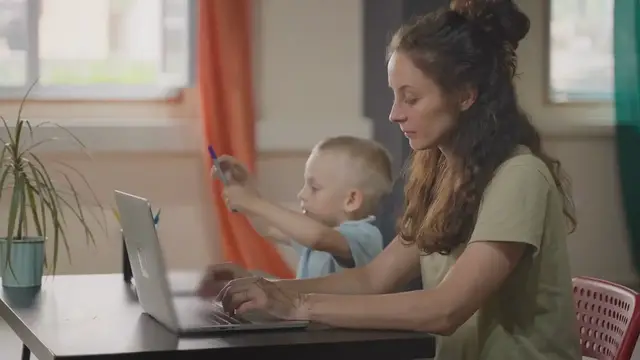 Video thumbnail for 10 Easy Side Hustles for Teens to Make Extra Cash