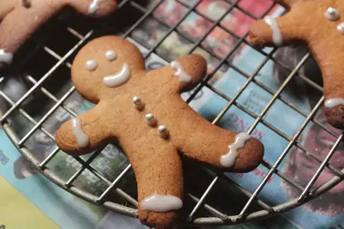 'Video thumbnail for Best Gingerbread Cookies Recipe'