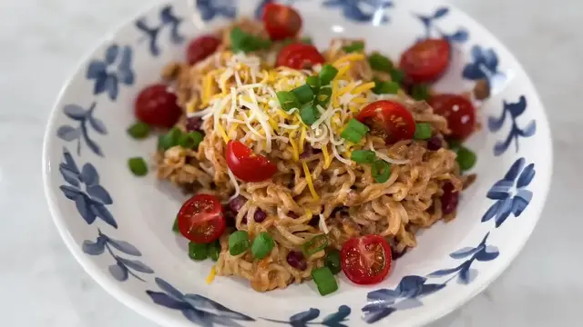 Video thumbnail for 5 EASY Instant Ramen Noodle Recipes for Dinner ¦ Cheap TASTY Budget Meals (1080p 30fps)