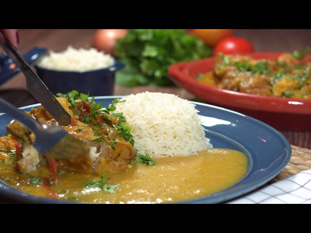 Video thumbnail for Moqueca de Peixe com Leite de Coco e Camarão