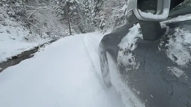 Video thumbnail for High Wind Warning: Hold Onto Your Hats!