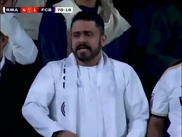 Video thumbnail for اللقطة الأيقونة : ريال مدريد يتلاعب بمدافعي برشلونة 🤍🔥