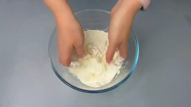 'Video thumbnail for 🍓Creamy Strawberry Cake That Melts in Your Mouth – The Most Famous Cake of This Spring!'