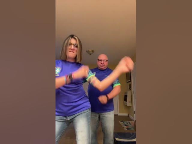 Video thumbnail for World Cup Dance Challenge! 🕺💃