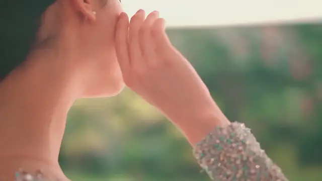 Video thumbnail for BAFTA Awards 2025: The Glamorous Night of Stars, Surprises, and Swoon-Worthy Fashion