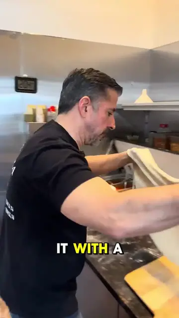 Video thumbnail for Krispy Pizza is the best in the world _ Uncle Vinny Makes a Clam Pie_ 🍕💯(720P_HD)