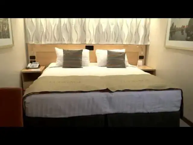 Video thumbnail for Holland America Nieuw Amsterdam Inside Cabin