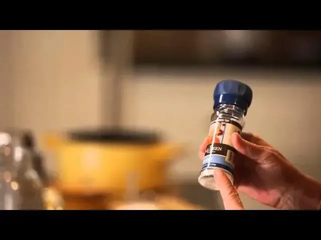 Video thumbnail for Paula Deen Cooks Potato Soup